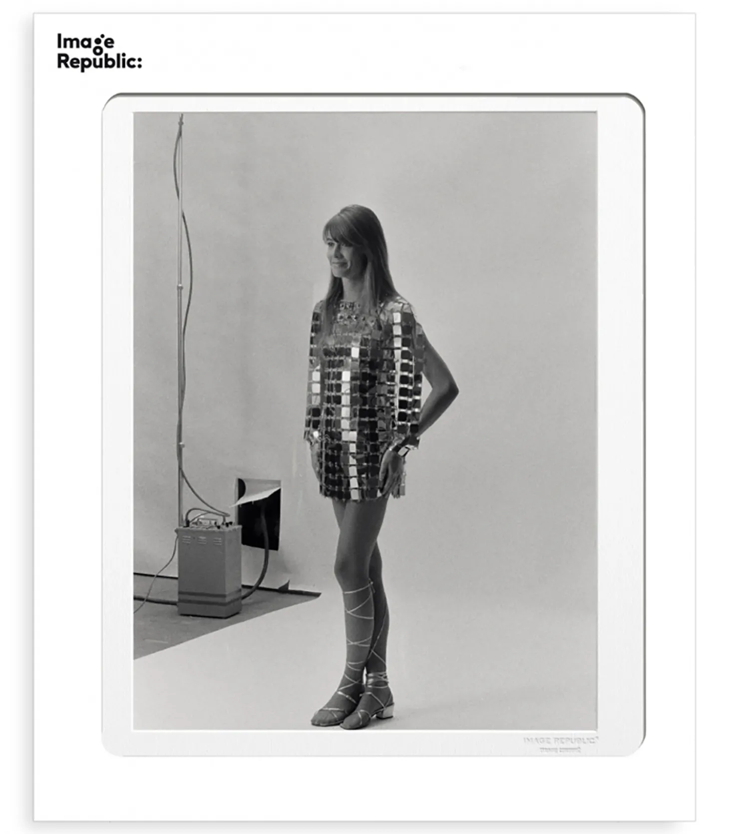 Affiche Françoise Hardy Robe Paco Rabanne 56 x 76 cm-Image Republic Shop