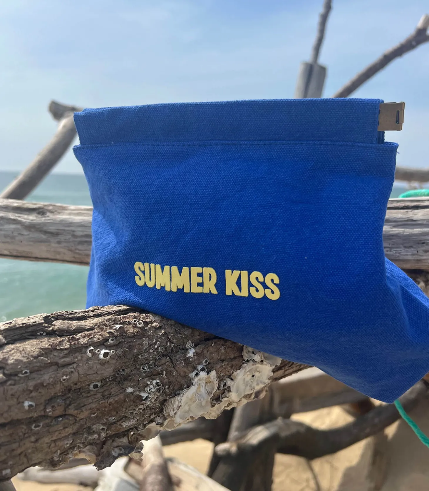 Trousse Malibu Bleu Klein Summer Kiss-LES BONNES SOEURS New